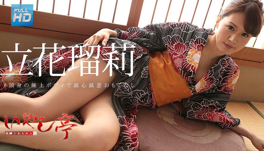 苗条白虎少妇主播穿着情趣黑丝装现场直播道具插逼自慰大秀 奶子丰满坚挺绝对诱惑十足